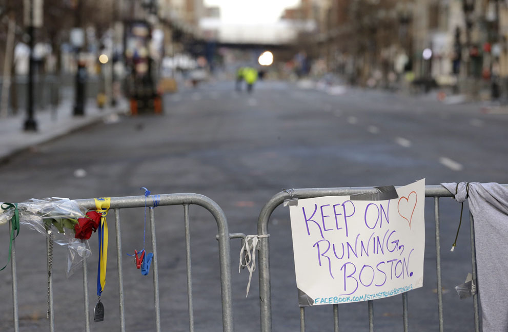 Дань памяти жертв бостонского марафона (7)