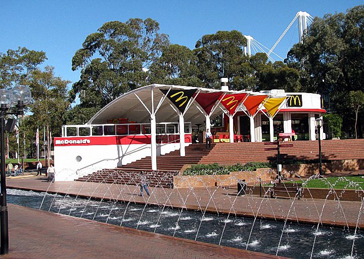 Необычные здания McDonald’s (19)