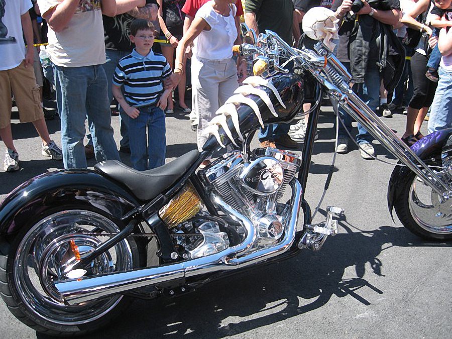 Байкеры цена. Байкерский мотоцикл. Чоппер байкерский. Большие мотоциклы байкерские. Лучшие байкерские мотоциклы.
